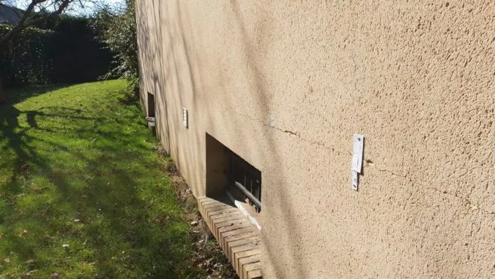 Fissures horizontales surveillance évolution de fissure sécheresse