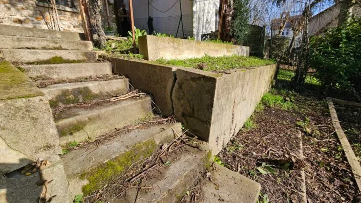 Lézarde verticale mur de soutènement