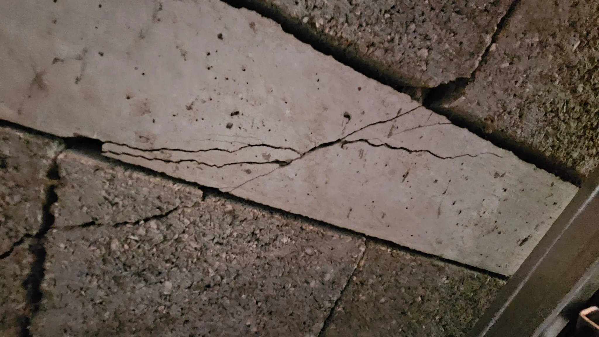 fissure dangereuse poutrelle béton armé et affaissement plancher