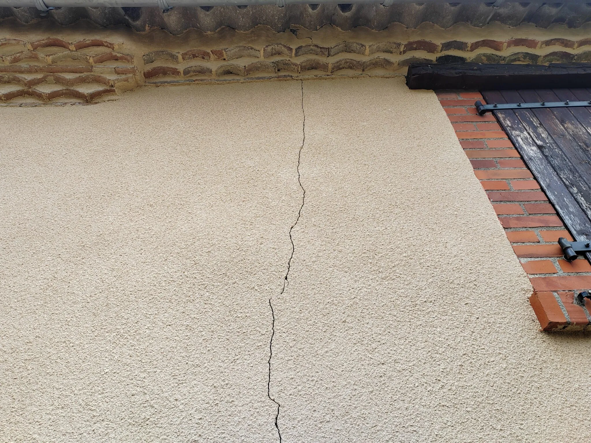 décollement et affaissement dalle béton sécheresse expertise Haute-Saône 70