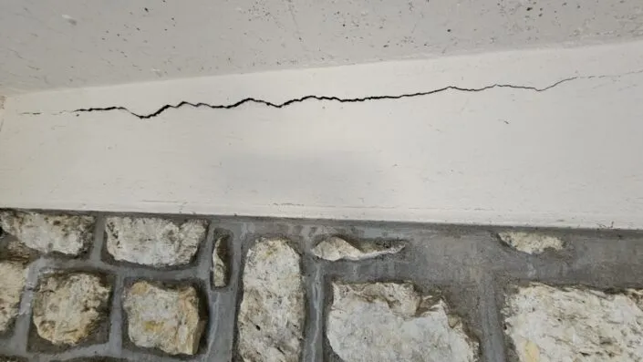 Expertise fissure horizontale structurelle Quimper 29000 mouvement terrain argile