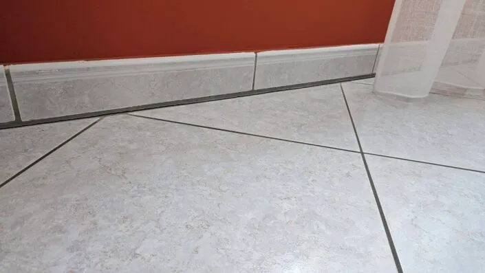 Décollement plinthe carrelage affaissement dalle béton Gaillac Tarn 81